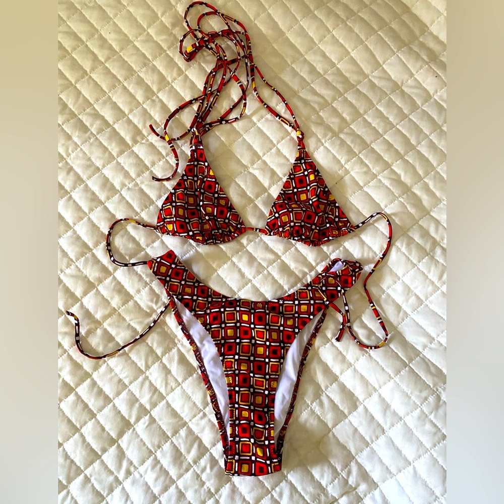 Heavy manners bikini